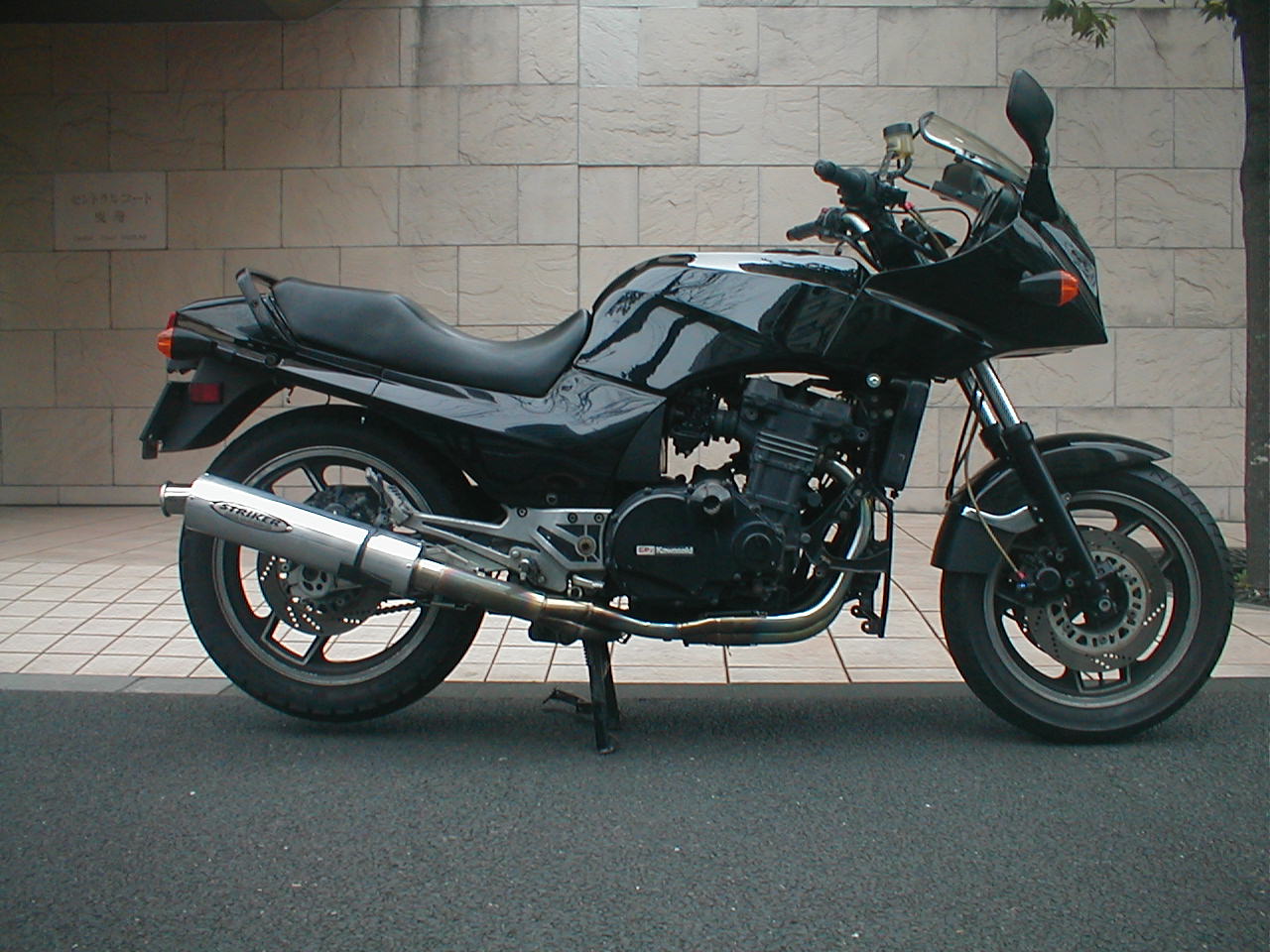 GPｚ750R